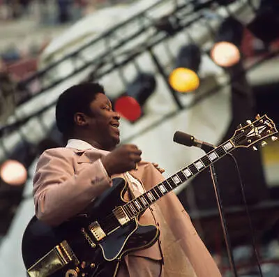 American Singer And Guitarist Bb King Plays A Gibson Es355 1976 Old Photo 7 • $9