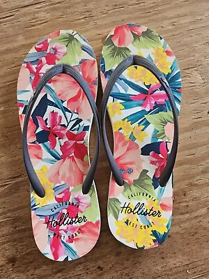 Hollister Flip Flops Floral Patternsize 9EUC • £15.56