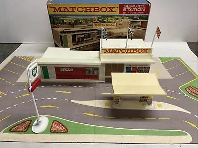 Matchbox MG-1 Service Station W/Forecourt • $85.55