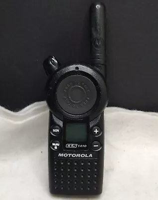 Motorola CLS 1410 Hand Held UHF Walkie Talkie 2 Way Radio • $16.10