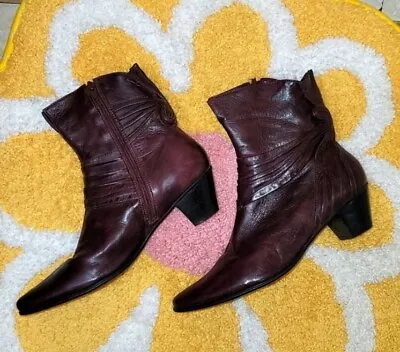$60 • Buy Everybody By B.Z Moda Boots Vintage Women's 8 Plum Purple Soft Leather 