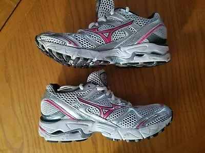 Mizuno Wave Rider 14 Size 6 Womens Athletic Running Shoes • $18.99
