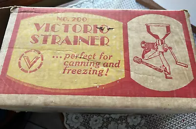 Vintage Victorio Strainer No. 200 Fruit Juicer Food Sauce Maker In Box W Manual • $24.95