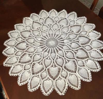 $24.99 • Buy Vtg Hand Crocheted White Tablecloth Table Topper 33  Round Centerpiece Doily