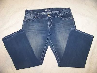 Women's Vanity Stretch Denim Jeans - 32W X 29L- Original • $15.99