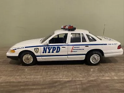 Motor Max NYPD Die-Cast Ford Crown Victoria Car Series 76102 1:24 Scale • $11.99