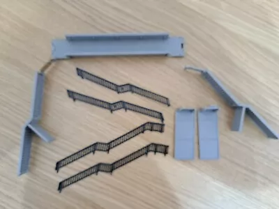 Hornby Oo #r071 Modern Footbridge • £7.50