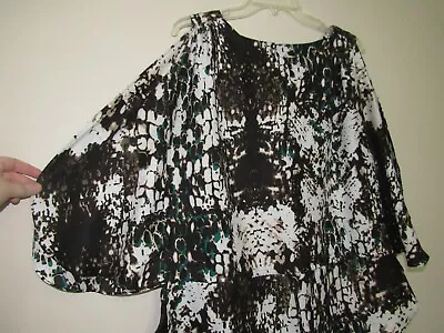 ECI New York Medium M Top Black Green Animal Print Spilt Sleeve Tie Waist Flaw • $1.95