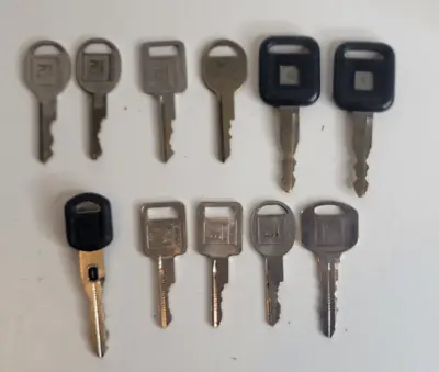 Vintage GM General Motors Car Keys Lot Of Eleven • $14.99