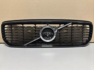 2018-2020 Volvo Xc40 Upper Grille 31457346 Oem Used • $200