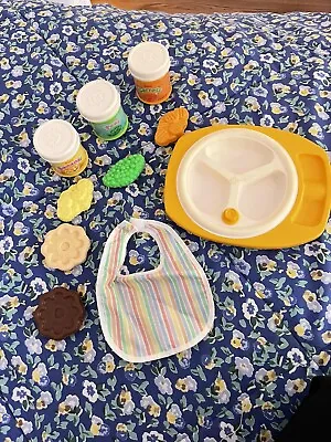 VINTAGE 1985 2150 FISHER PRICE DOLL BABY FEEDING DISH  WITH FOOD And BIB! • $49.99