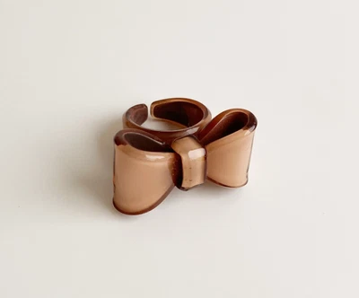 £25 • Buy Vintage Brown / Beige Plastic Bow Ribbon Ring - Size N Adjustable - Fun Barbie