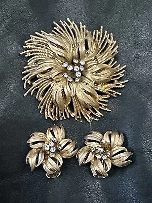 Vintage HAR Brooch Pin And Earrings Set • $69.99