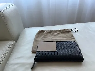 BOTTEGA VENETA Intrecciato Leather Zip Around Long Wallet Black • $475