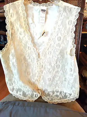 SPARE PARTS From California Womens VEST SZ Med  IVORY LACE METALLIC Thread NWT • $8