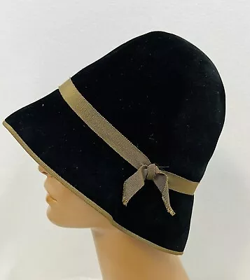 Vintage 30's MAYSER MILZ Black Velvet Cloche Hat - Munich Germany • $29.95