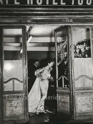$188.19 • Buy 1955 Vintage RICHARD AVEDON Paris Female Fashion DOVIMA Large Duotone Photo Art