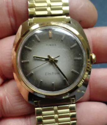 Vintage 1970s Timex Electric Bulls Eye Men Watch New Battery Keeps Time • $29.99