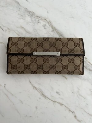 $100 • Buy Gucci Vintage GG Monogram Canvas Leather Authentic Bi Fold Wallet
