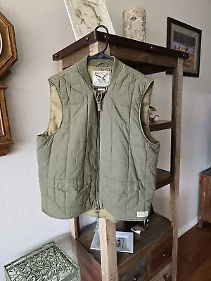 Men's American Living Size Large  Vest. Military Green. (CLEAN) • $25