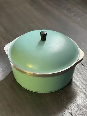 Vintage Club Cast Aluminum Turquoise Teal 4 Quart Dutch Oven Stock Pot Pan W/Lid • $28