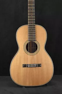 Martin 0012-28 Modern Deluxe 12-Fret Natural • $4599