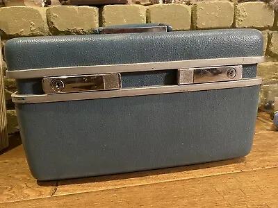 VIntage Samsonite Royal Traveler Powder Blue Train Case Suitcase Luggage • $57