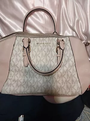 Michael Kors Ciara Large Saffiano Top Zip Handbag - Blossom Pink / Gold... • $45