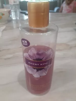 Victoria's Secret Berry Kiss ORIGINAL Formula Body Wash 8.4 Fl. Oz. • $9.99