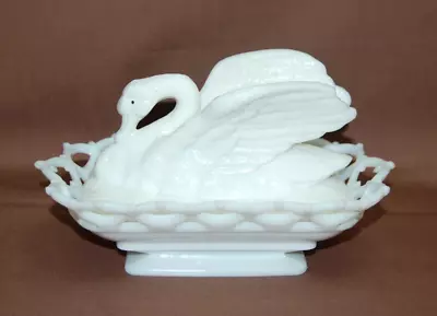 Westmoreland White Milk Glass Swan Covered Lattice Dish Raised Wings Vtg.  T1846 • $64.99