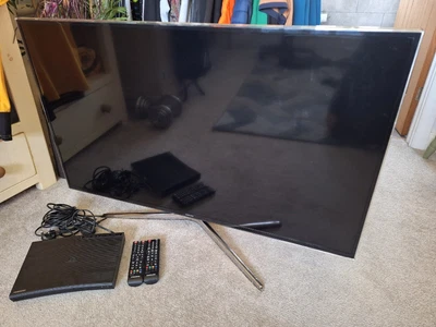 £325 • Buy Samsung 3D TV With 3D Blu Ray Player