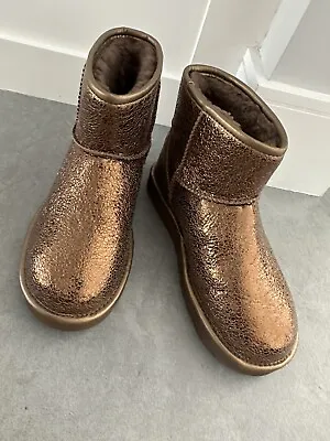 New UGG CLASSIC MINI METALLIC SPARKLE SHEEPSKIN BOOTS Shoes BRONZE GOLD SZ 6 • $125.35