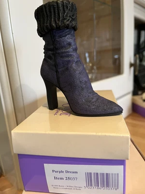 £5 • Buy Just The Right Shoe 25022