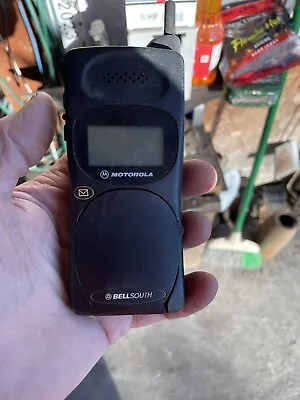 Vintage Motorola Cell Phone No Cord. • $16.95