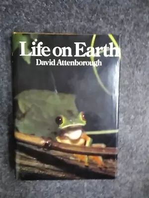 David Attenborough-life On Earth • £18