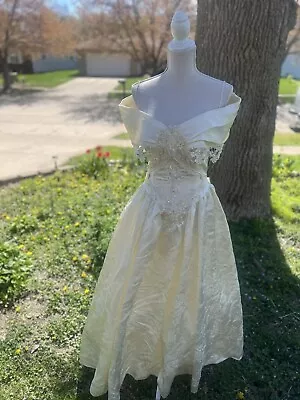 Vintage 1980's Candlelight Satin Fairytale Wedding Gown Jessica McClintock 10 • $200