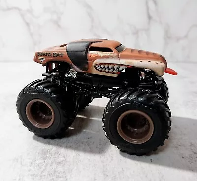 Monster Mutt Junkyard Dog Hot Wheels Monster Jam Truck 1:64 Dog Pound • $16.99