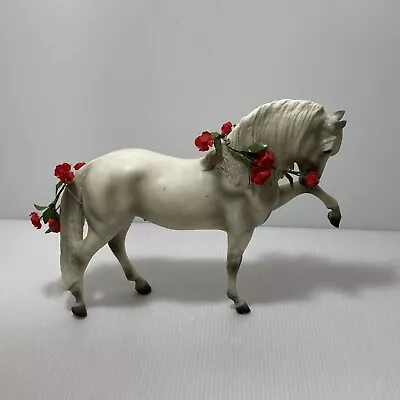 Breyer Traditional #1217 Robert Vavra's Majestad Legionario III W Flower Garland • $35