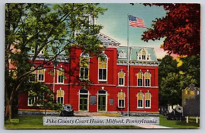 Vintage Postcard PA Milford Pike County Court House -6262 • $3.50