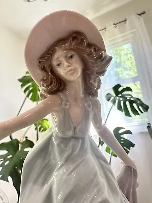 $50 • Buy Lladro Figurine, May Dance, 5662 Af For Restoration Needs Repair 