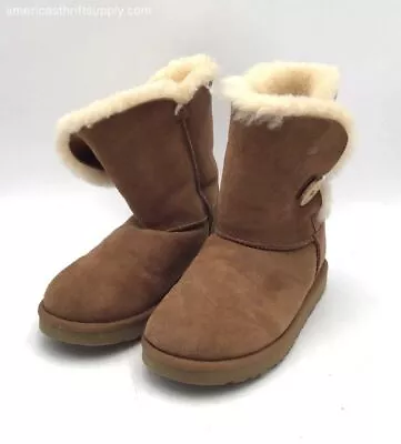 UGG Women's Bailey Button 2 5803 Brown Boots - Size 7 • $19.99