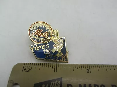 Vintage Looney Tunes Bugs Bunny New York Mets MLB Baseball Lapel Hat Pin • $8.60
