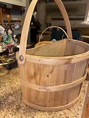 Authentic Vtg Vermont Wood Apple HALF Bushel Basket - FLAT BACK HANGS ON DOOR • $66