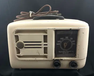 1946 Emerson Radio Model 522 - 5 Tube Radio - Bakelite Case - Art Deco Vintage • $43.99