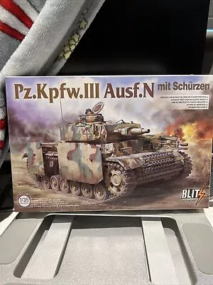 Takom 1/35 Scale Pz.Kpfw.III Ausf.N Mit Schurzen Tank #8005 • £33.99
