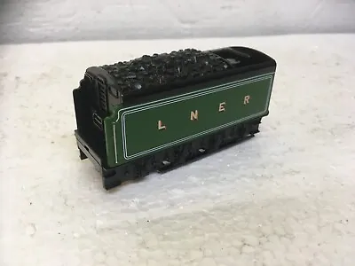 Lot.704..OO GAUGE HORNBY A3 LNER MOTORISED TENDER...........................(15) • £30