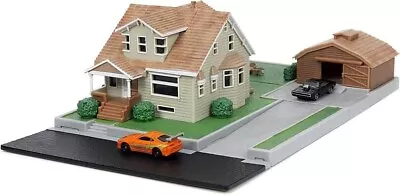 Jada 1:24 Scale Fast & Furious Nano Dom Toretto's House Display Diorama With 2 C • $66.99