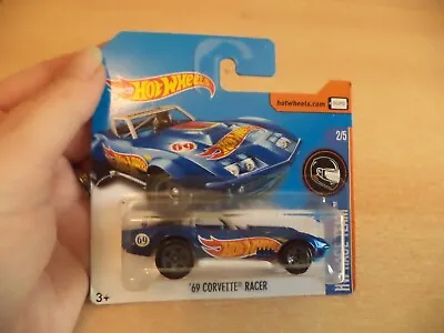 New Sealed '69 CORVETTE RACER Hw Race Team HOT WHEELS Toy Car DTY66-D5B6 • £5.99