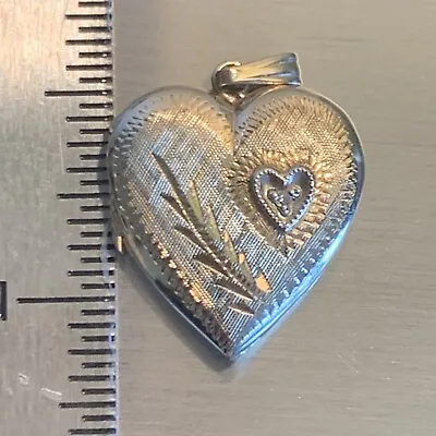 14k Gold Vintage Locket Heart With Diamond Chip 1.6g • $90