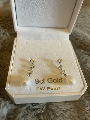 Candela 9ct Gold FW Pearl Earrings  • £70